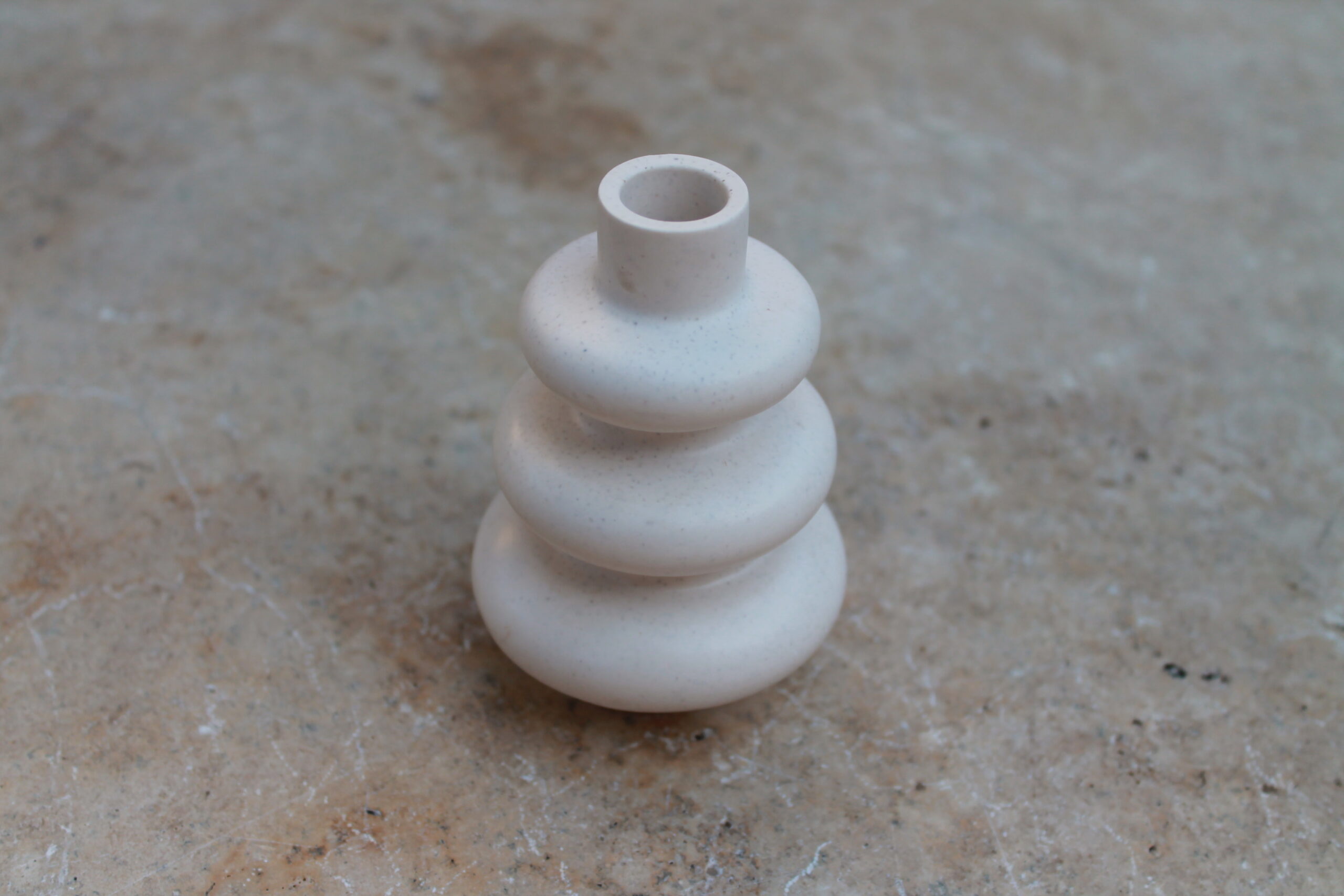 vase petit blanc · vase bureau design · vase artisanal compact · vase fleurs séchées petit · vase pierre minérale, cadeau original