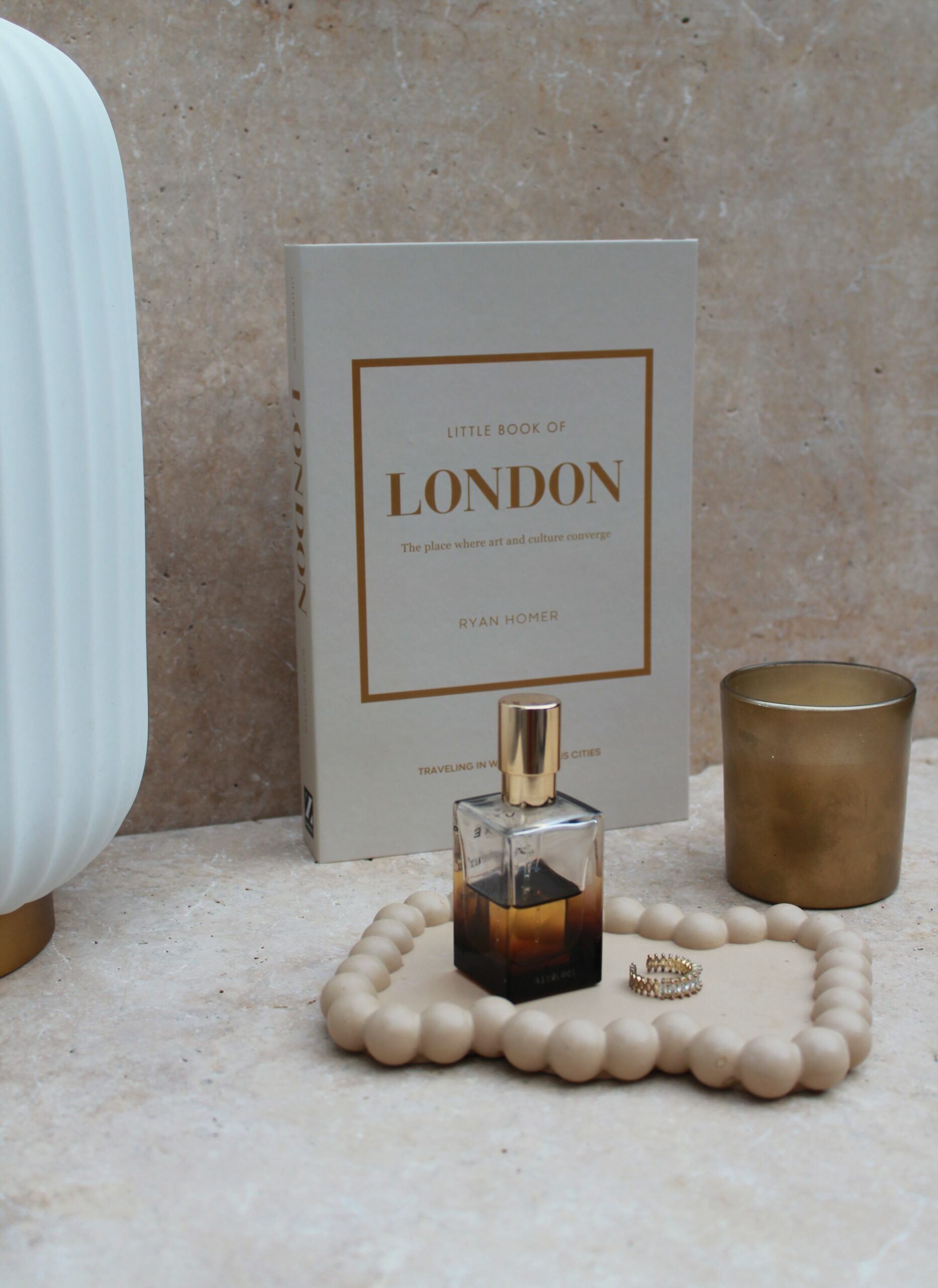 vide-poche rebord · plateau coiffeuse · plateau rangement bijoux · plateau bureau design · objet déco rangement artisanal