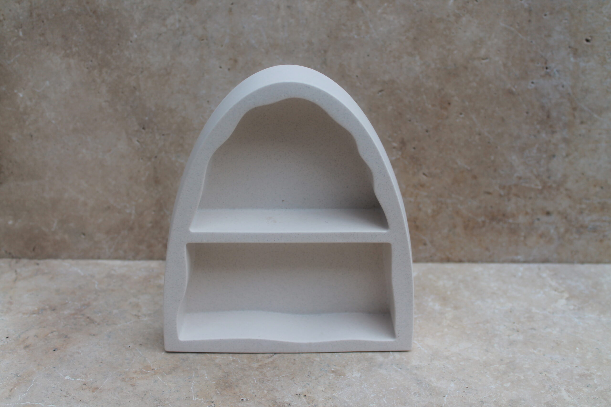 présentoir console déco · mini étagère à poser · support décoratif pierre · objet déco à poser salon · présentoir artisanal commode
